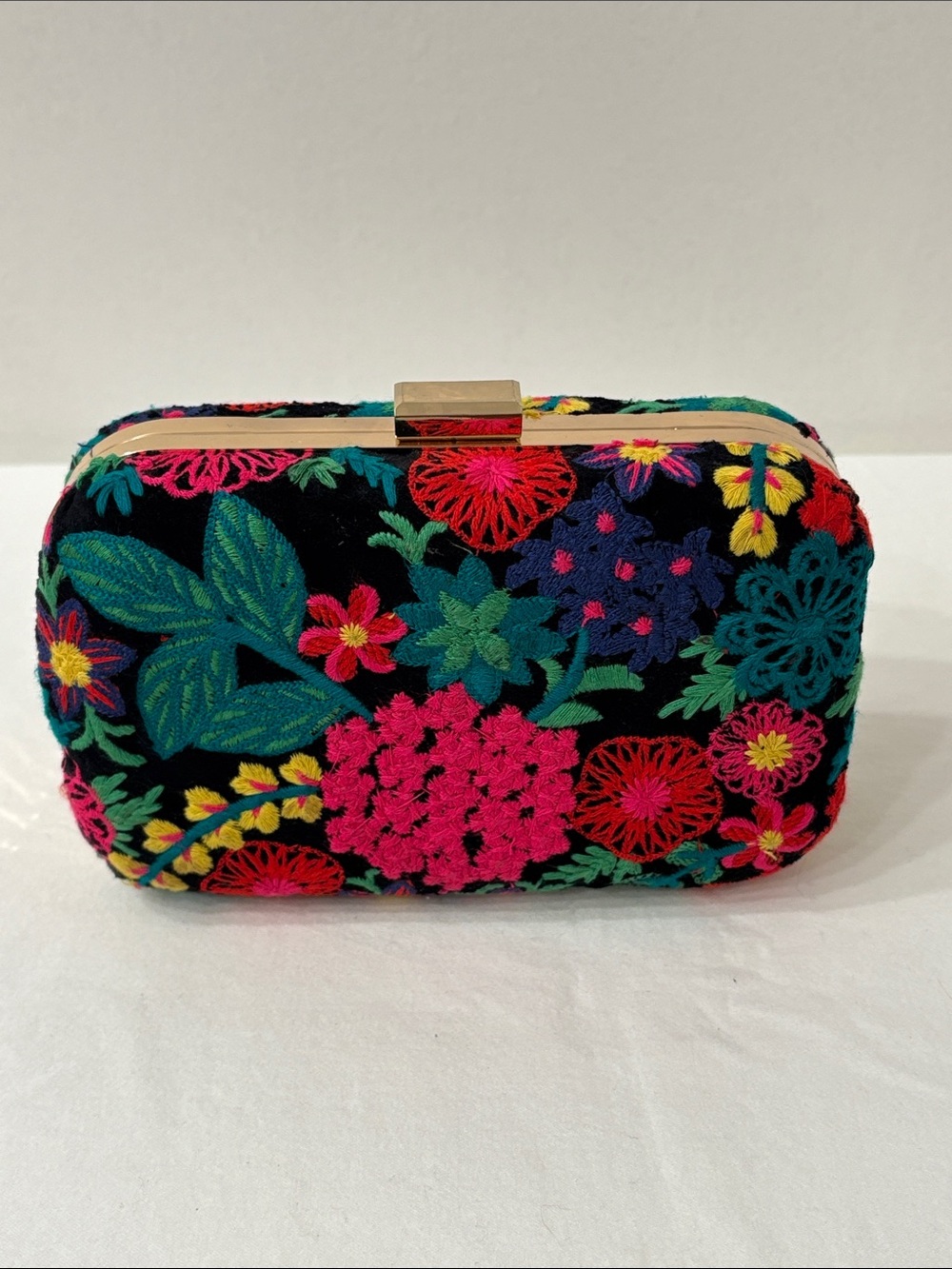 Sam Edelman Black Velvet Floral Embroidered Clutch w/ Gold Chain Shoulder strap